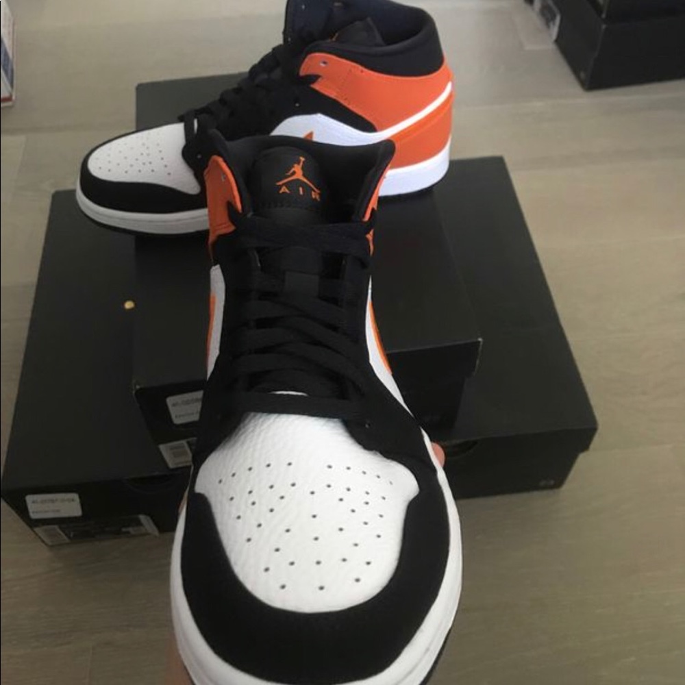 Jordan Retro 1 Mid Shattered Backboard Starfish - Picture 3 of 3
